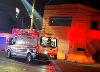 Unidad medica auxilia a motociclista lesionado y queda internado en hospital