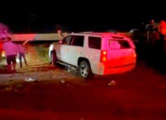 Aparatoso accidente deja lesionados y daños materiales