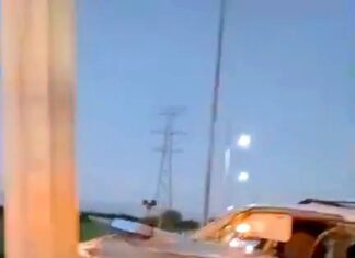 Aparatoso accidente vial deja cuantiosos daños materiales