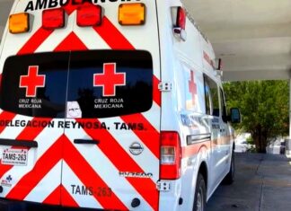 Paramédicos auxilian a lesionado tras percance vial en el bulevar Morelos
