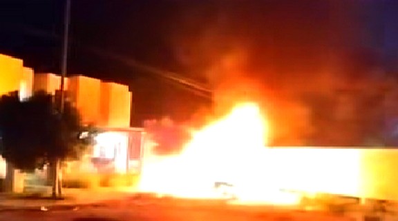 Bomberos sofocan incendios en unidades que dejaron daños materiales