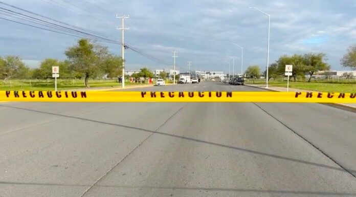 Reportan a persona sin vida en unidad en parque Industrial