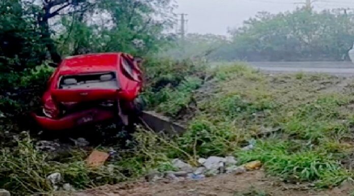 Se sale del camino unidad y deja daños en carretera Río Bravo-Reynosa
